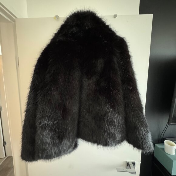 NWT Aritzia TEN Banter Coat - Real Faux Fur Sz M Black - Picture 3 of 7
